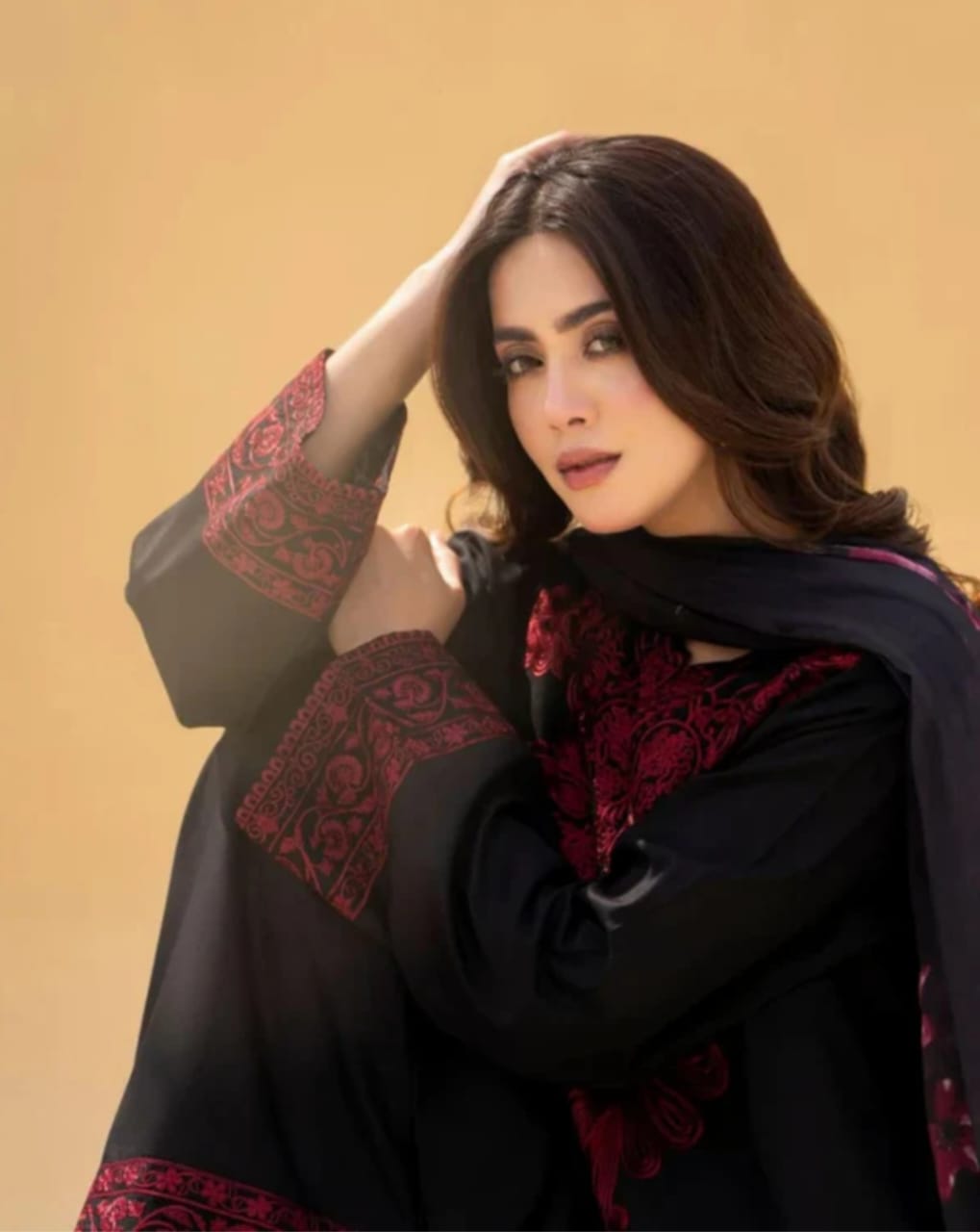 Zaroon Embroidered 3pc